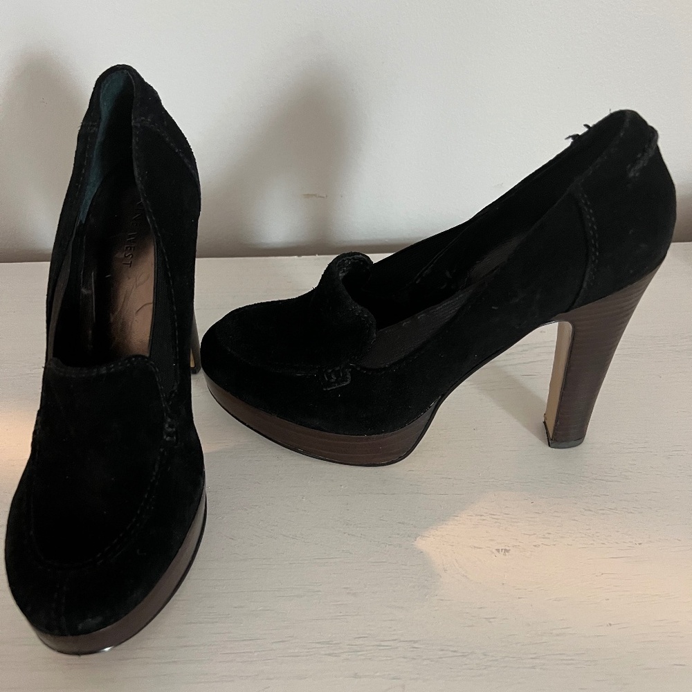Nine West black suede loafer platforms